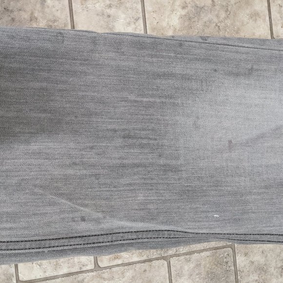 SOLD Levi's Jeans - Picture 5 of 5